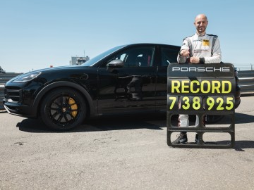  Topowa wersja Porsche Cayenne Turbo Coupé z rekordem  na Nürburgringu
